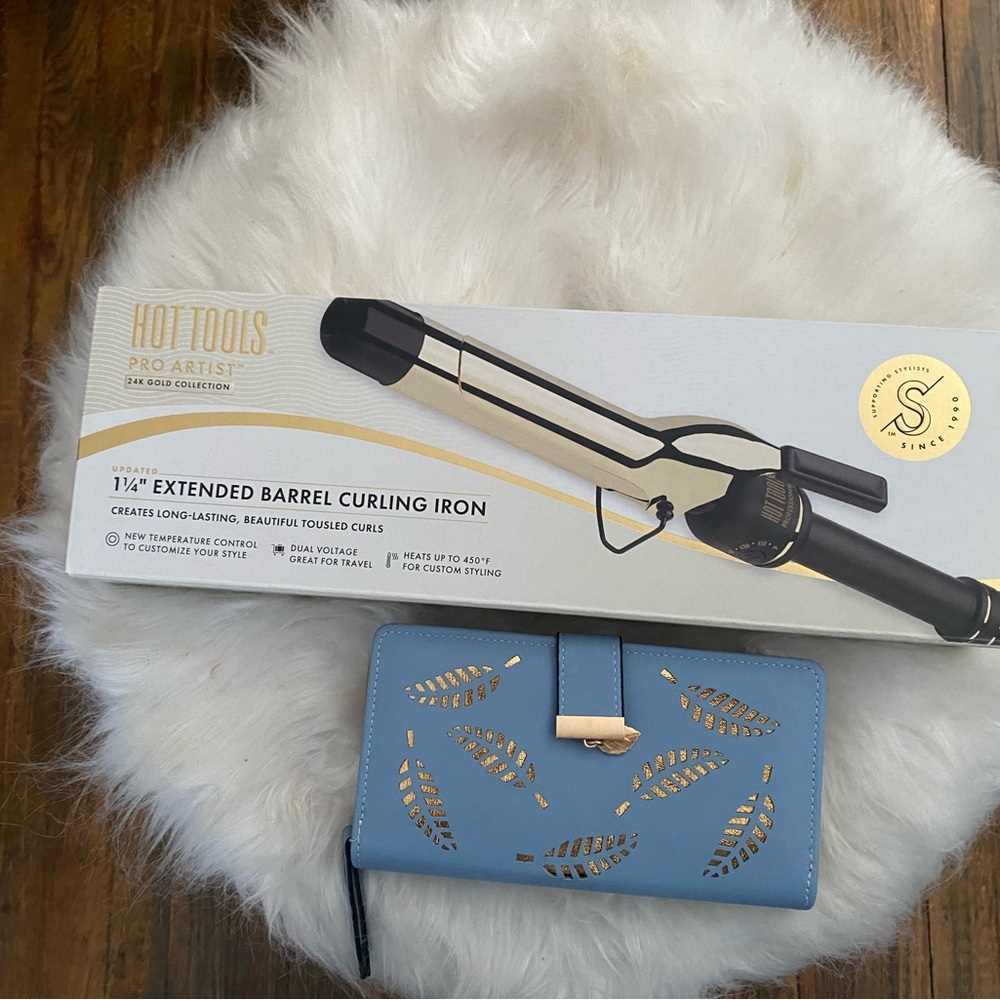NWT hot tools iron && free wallet w/ purchase 💕‼️